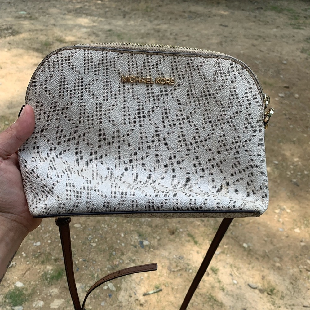 Michael kors crossbody purse